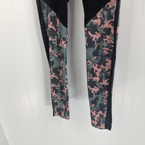BALANCE COLLECTION Camouflage Mesh Panel Legging S - Picture 11 of 11
